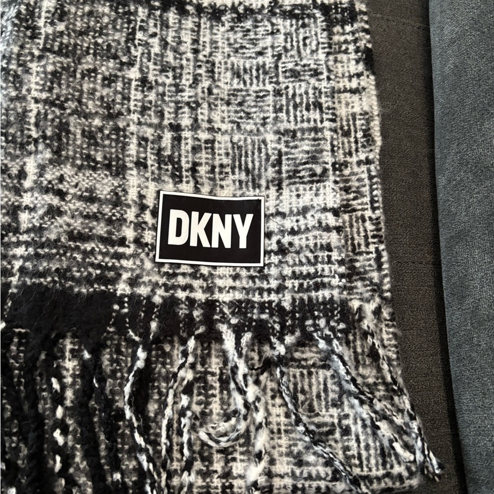 DKNY Monochrome Textured Scarf